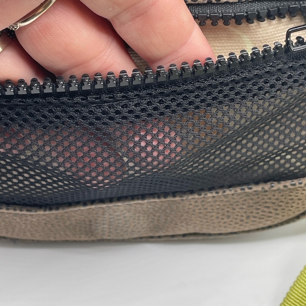 Haiku Small Crossbody - Picture 3 of 6